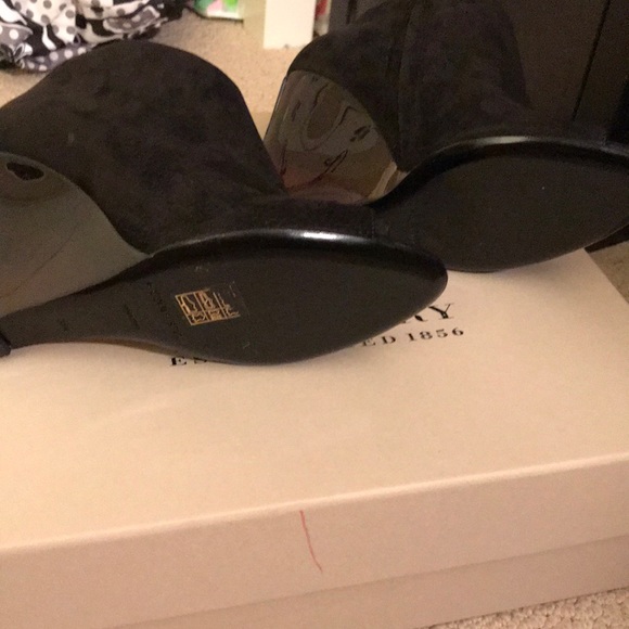 Burberry black suede wedges (never worn) - Picture 5 of 8